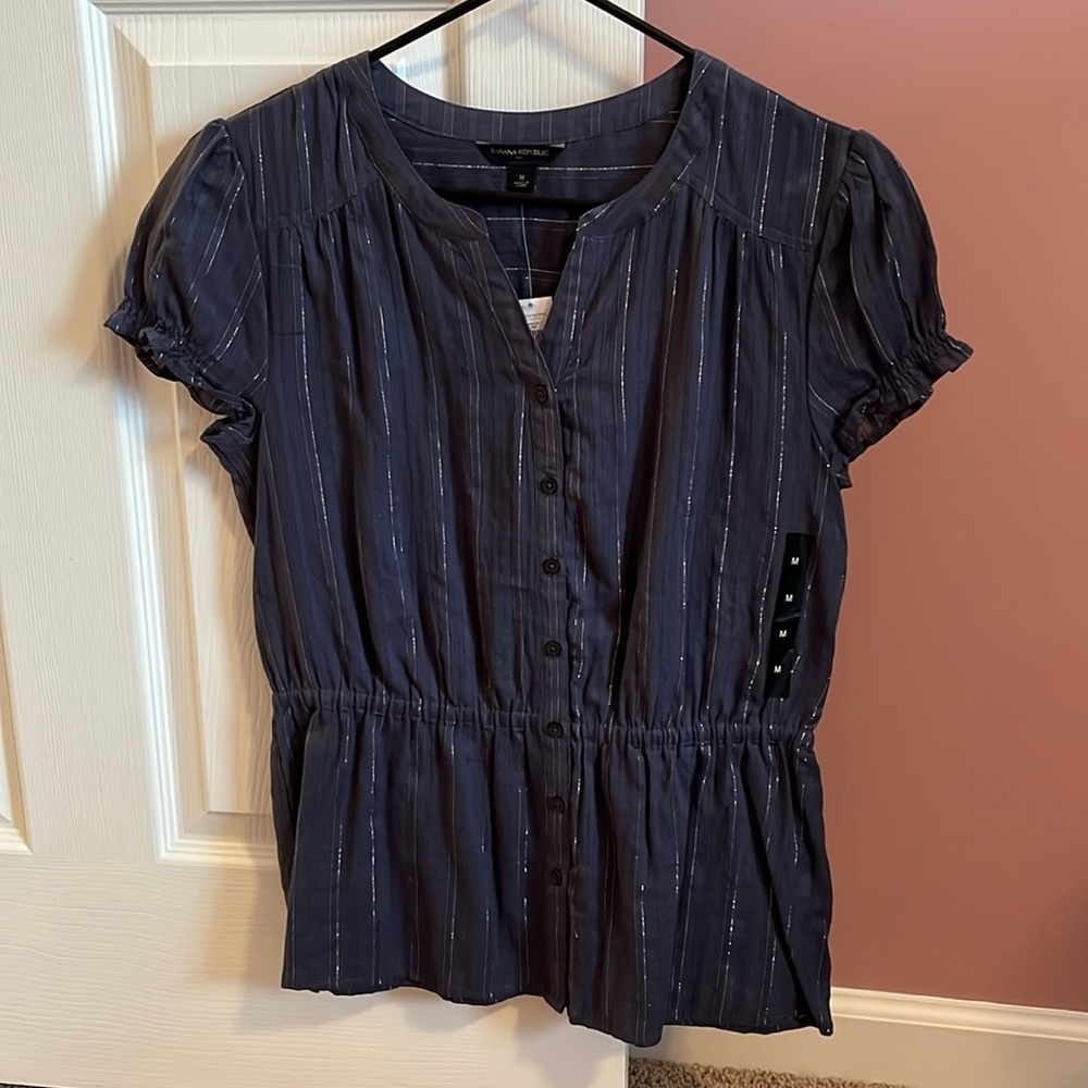 NEW Banana Republic Button Up Shirt Women’s Size Medium Dark Gray Blue Color